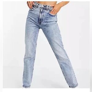 Abercrombie & Fitch - Ultra High Rise Straight Jeans. Acid Wash 25S NWT